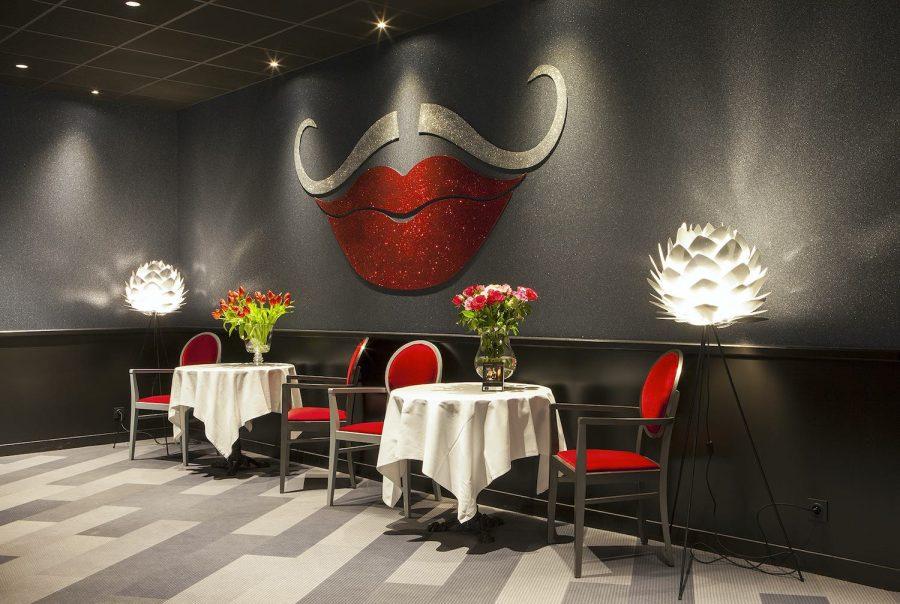 Cabaret Moustache Rennes Entrée