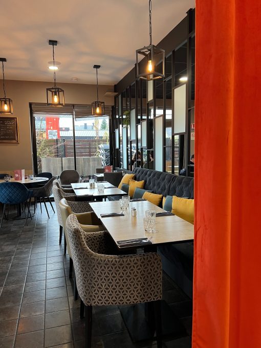 Intérieur salle de gauche Villa Arancia