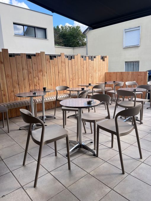 Espace terrasse exterieure Press' Café à Vern sur Seiche
